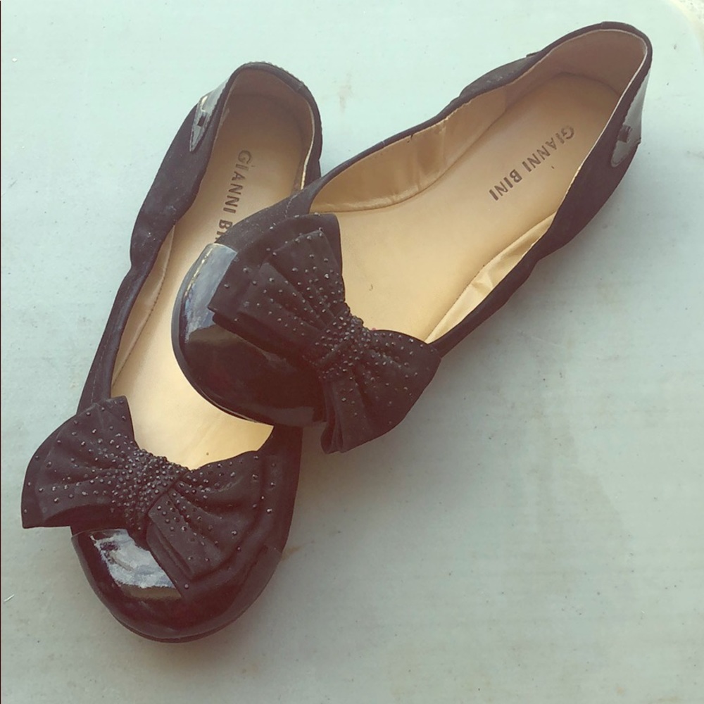 SOLD ‼️ Gianni Bini Studded Bow Flats